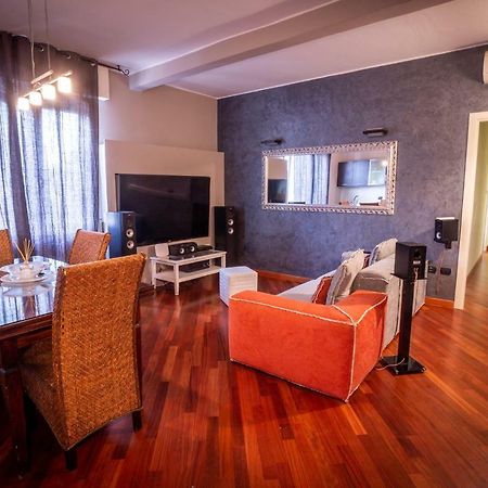 라벤나 Cinematic Modern Flat, 100 Mt Da Ospedale 아파트 외부 사진