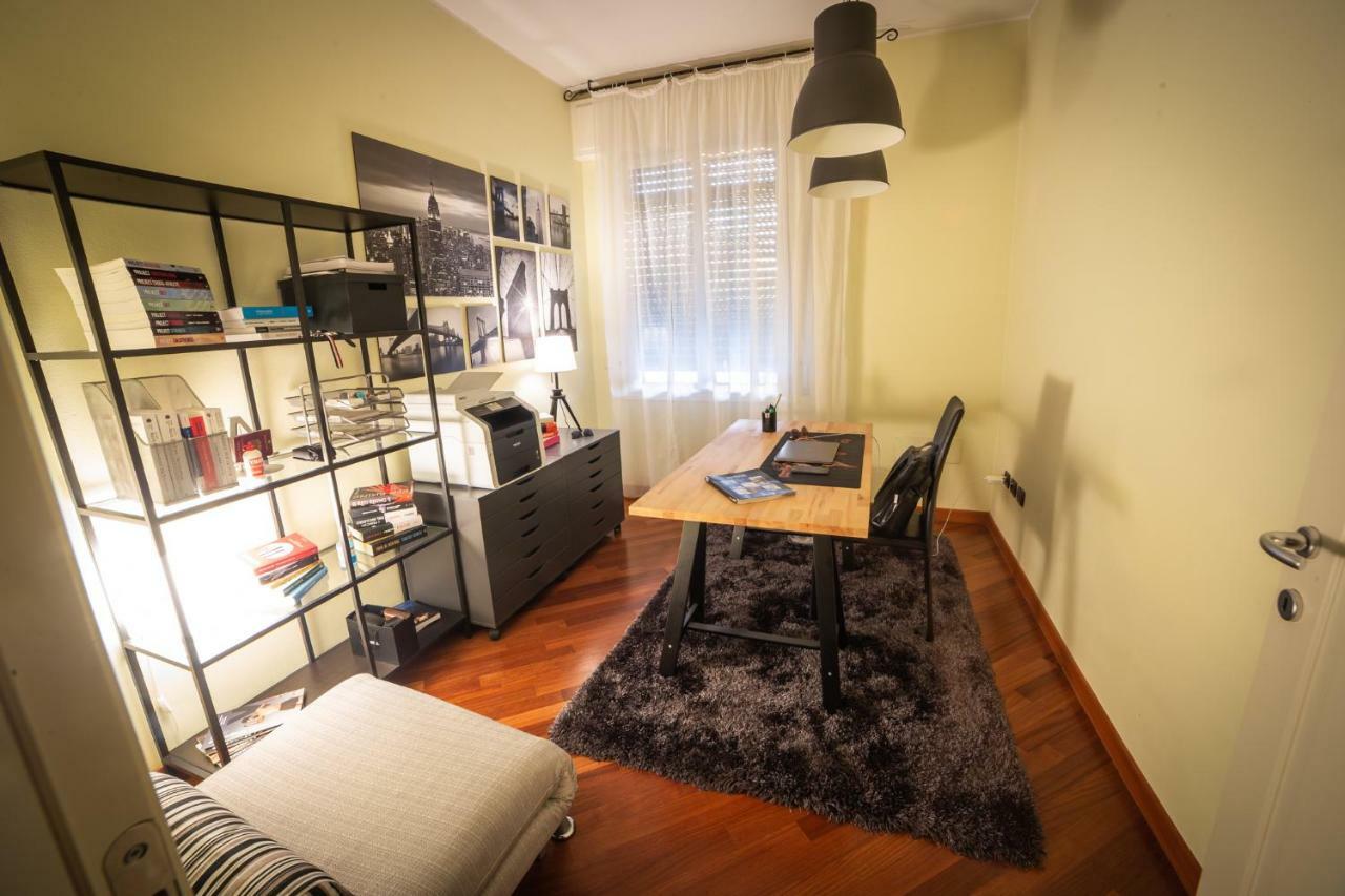 라벤나 Cinematic Modern Flat, 100 Mt Da Ospedale 아파트 외부 사진